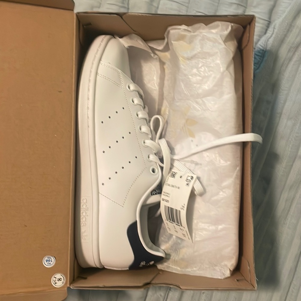 NWT Adidas Stan Smith White Sneakers - Size 7.5US